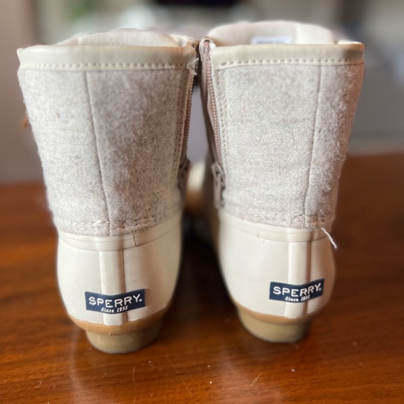 SPERRY Women’s Saltwater Wool Duck Boot - Picture 2 of 5